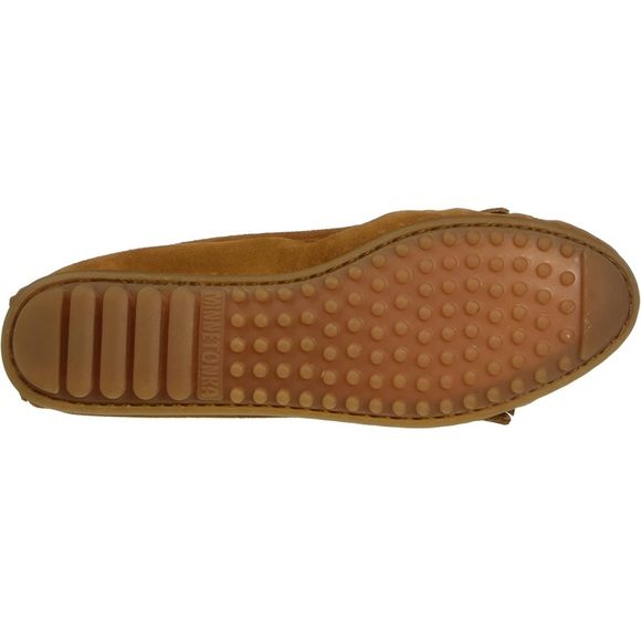 Minnetonka Women's Kilty Hardsole Moccasins / NEW in the box - Picture 3 of 3